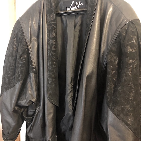 Vintage Black Leather Jacket with belt from 80s - Picture 2 of 5